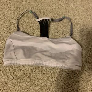 LULULEMON BRA SIZE 6!!! No pads